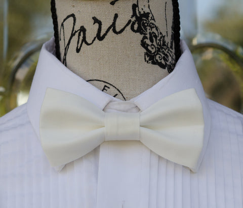 (72-200) Off White Bow Tie - Mr. Bow Tie